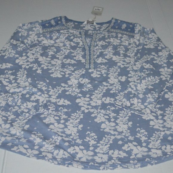 New LUCKY BRAND Top Floral Split Neck sz 1X Blue - Picture 4 of 8